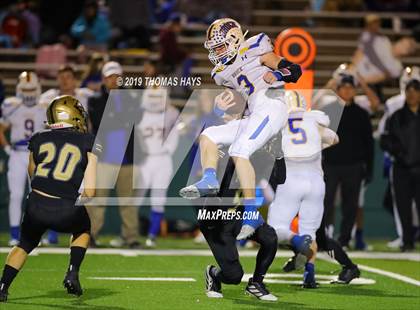 Thumbnail 3 in Brock vs. Clyde (UIL 3A Division 1 Region 1 Bi-District) photogallery.