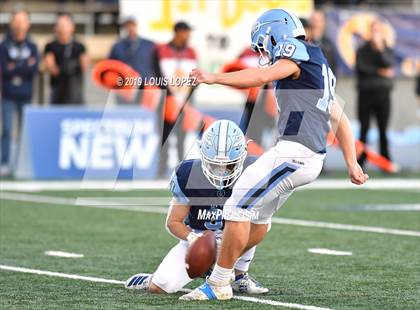 Thumbnail 3 in Serra vs. Corona Del Mar ( CIF State DIV 1A Championship Final) photogallery.