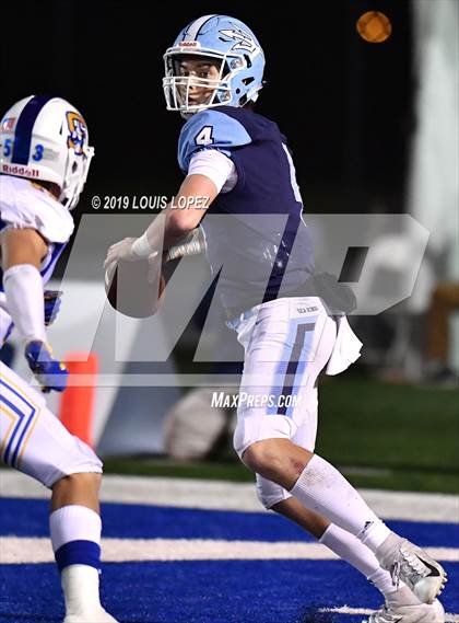 Thumbnail 3 in Serra vs. Corona Del Mar ( CIF State DIV 1A Championship Final) photogallery.