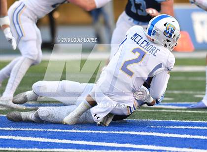 Thumbnail 2 in Serra vs. Corona Del Mar ( CIF State DIV 1A Championship Final) photogallery.