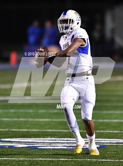 Thumbnail 2 in Serra vs. Corona Del Mar ( CIF State DIV 1A Championship Final) photogallery.