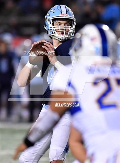 Thumbnail 3 in Serra vs. Corona Del Mar ( CIF State DIV 1A Championship Final) photogallery.