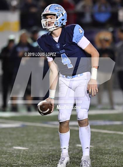 Thumbnail 2 in Serra vs. Corona Del Mar ( CIF State DIV 1A Championship Final) photogallery.