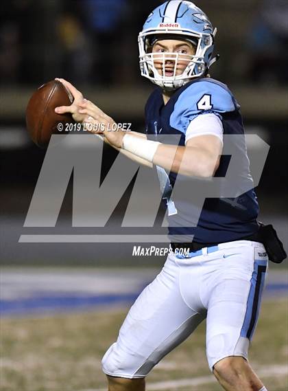 Thumbnail 2 in Serra vs. Corona Del Mar ( CIF State DIV 1A Championship Final) photogallery.