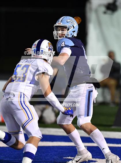 Thumbnail 1 in Serra vs. Corona Del Mar ( CIF State DIV 1A Championship Final) photogallery.