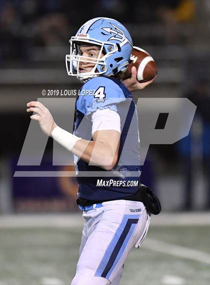 Thumbnail 2 in Serra vs. Corona Del Mar ( CIF State DIV 1A Championship Final) photogallery.