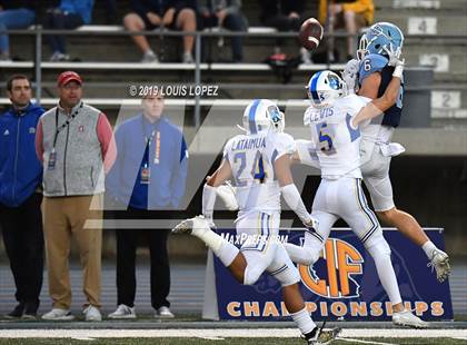 Thumbnail 1 in Serra vs. Corona Del Mar ( CIF State DIV 1A Championship Final) photogallery.