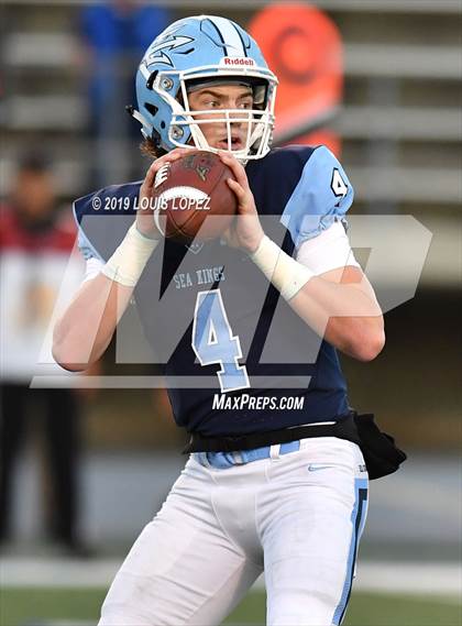 Thumbnail 2 in Serra vs. Corona Del Mar ( CIF State DIV 1A Championship Final) photogallery.