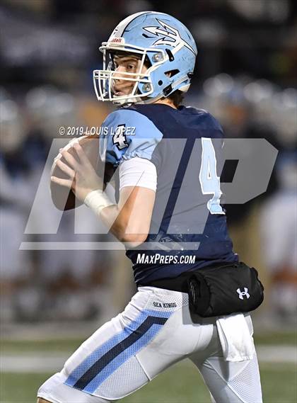 Thumbnail 3 in Serra vs. Corona Del Mar ( CIF State DIV 1A Championship Final) photogallery.