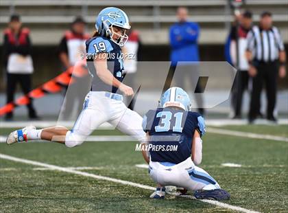 Thumbnail 2 in Serra vs. Corona Del Mar ( CIF State DIV 1A Championship Final) photogallery.