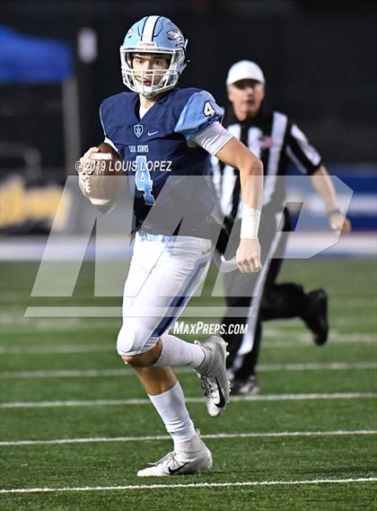 Thumbnail 3 in Serra vs. Corona Del Mar ( CIF State DIV 1A Championship Final) photogallery.