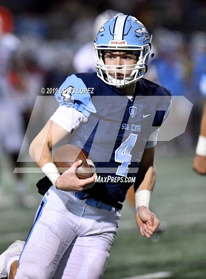 Thumbnail 2 in Serra vs. Corona Del Mar ( CIF State DIV 1A Championship Final) photogallery.