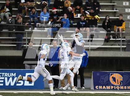 Thumbnail 2 in Serra vs. Corona Del Mar ( CIF State DIV 1A Championship Final) photogallery.