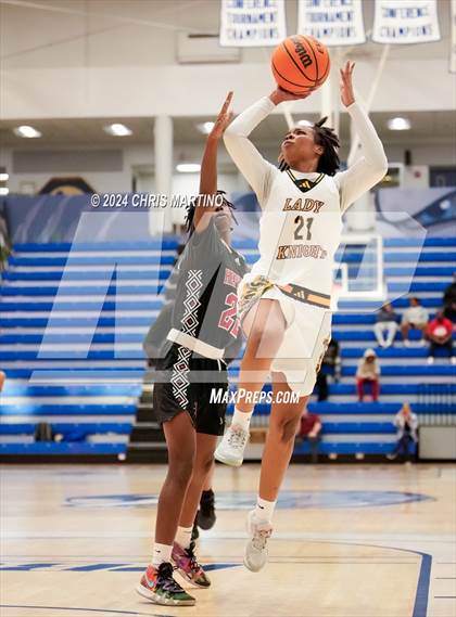 Thumbnail 1 in Hephzibah vs Evans (100 Black Men of Augusta Thanksgiving Classic) photogallery.