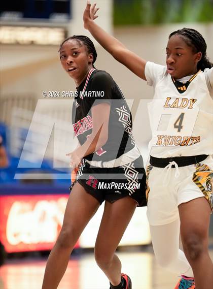 Thumbnail 2 in Hephzibah vs Evans (100 Black Men of Augusta Thanksgiving Classic) photogallery.