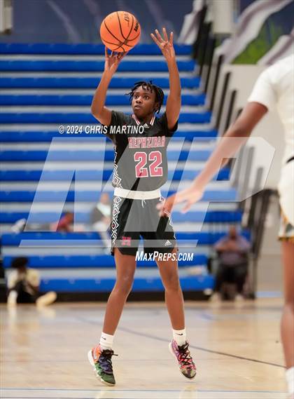 Thumbnail 1 in Hephzibah vs Evans (100 Black Men of Augusta Thanksgiving Classic) photogallery.