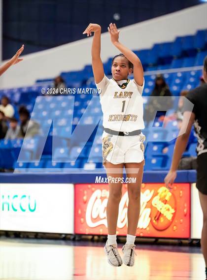 Thumbnail 2 in Hephzibah vs Evans (100 Black Men of Augusta Thanksgiving Classic) photogallery.