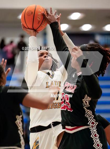 Thumbnail 3 in Hephzibah vs Evans (100 Black Men of Augusta Thanksgiving Classic) photogallery.