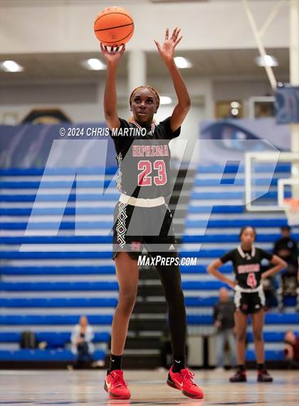 Thumbnail 2 in Hephzibah vs Evans (100 Black Men of Augusta Thanksgiving Classic) photogallery.