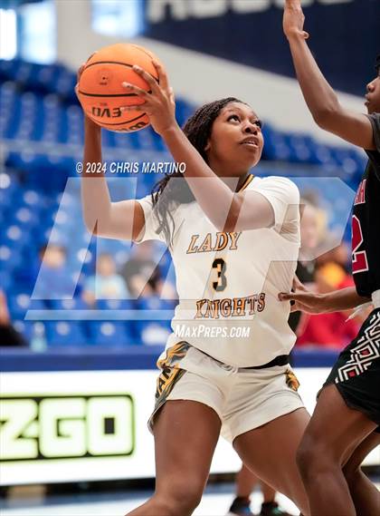 Thumbnail 2 in Hephzibah vs Evans (100 Black Men of Augusta Thanksgiving Classic) photogallery.