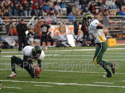 Thumbnail 3 in South Hadley vs. Tantasqua (MIAA Division 2 Central/West Final) photogallery.