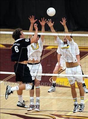 Thumbnail 3 in Mira Costa vs Newport Harbor (CIF SS D1 Final) photogallery.