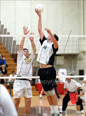 Thumbnail 2 in Mira Costa vs Newport Harbor (CIF SS D1 Final) photogallery.