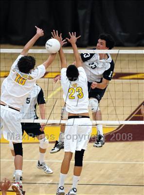 Thumbnail 2 in Mira Costa vs Newport Harbor (CIF SS D1 Final) photogallery.