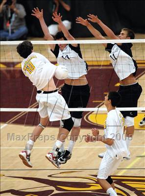 Thumbnail 3 in Mira Costa vs Newport Harbor (CIF SS D1 Final) photogallery.