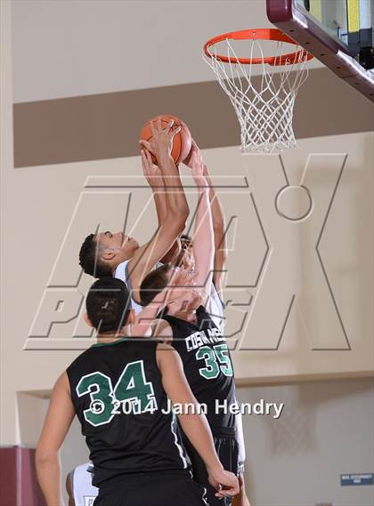 Thumbnail 2 in Costa Mesa vs. Rancho Mirage (MaxPreps Holiday Classic) photogallery.