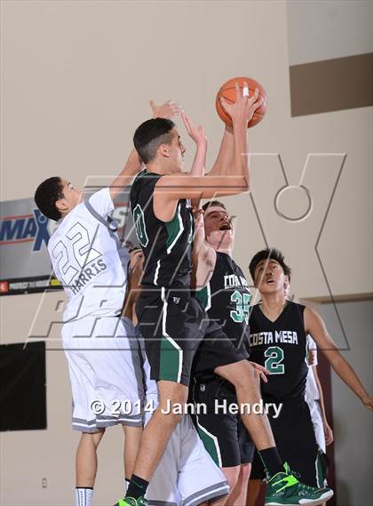 Thumbnail 2 in Costa Mesa vs. Rancho Mirage (MaxPreps Holiday Classic) photogallery.