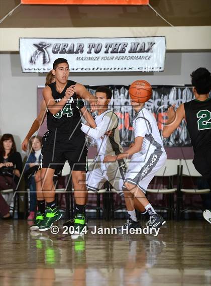 Thumbnail 3 in Costa Mesa vs. Rancho Mirage (MaxPreps Holiday Classic) photogallery.
