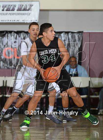 Thumbnail 1 in Costa Mesa vs. Rancho Mirage (MaxPreps Holiday Classic) photogallery.