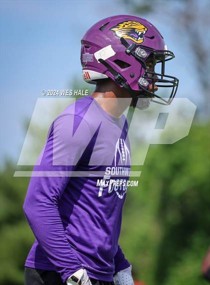 Thumbnail 1 in Huntsville vs Southwind (U of Memphis 7v7) photogallery.