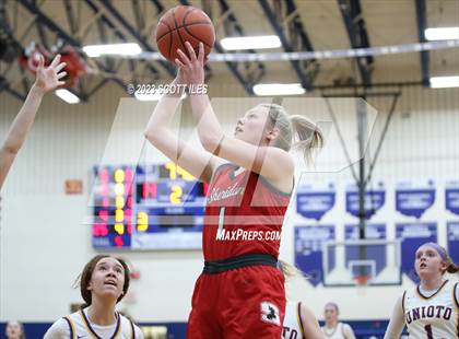 Thumbnail 1 in Sheridan vs. Unioto (OHSAA D2 District Final) photogallery.