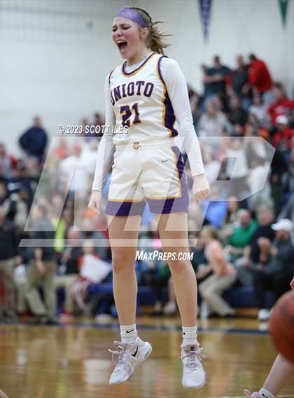 Thumbnail 1 in Sheridan vs. Unioto (OHSAA D2 District Final) photogallery.