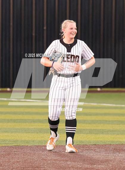 Thumbnail 1 in Melissa @ Aledo (UIL 5A D1 Girls Softball State Semi-Final) photogallery.