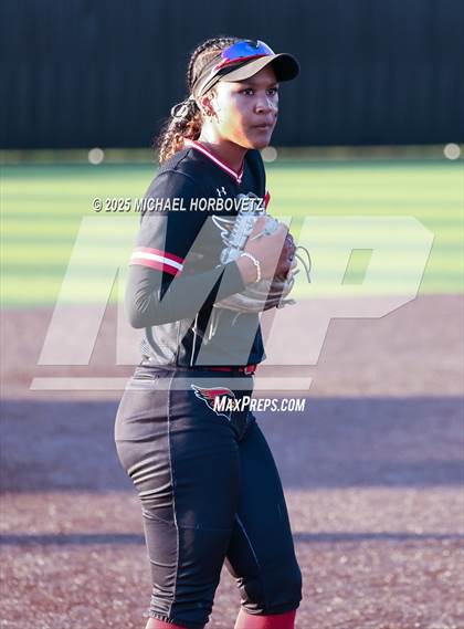 Thumbnail 3 in Melissa @ Aledo (UIL 5A D1 Girls Softball State Semi-Final) photogallery.