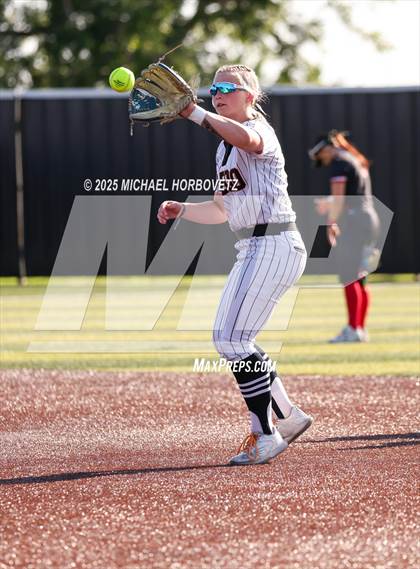 Thumbnail 3 in Melissa @ Aledo (UIL 5A D1 Girls Softball State Semi-Final) photogallery.
