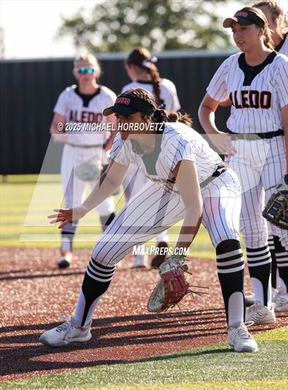 Thumbnail 1 in Melissa @ Aledo (UIL 5A D1 Girls Softball State Semi-Final) photogallery.