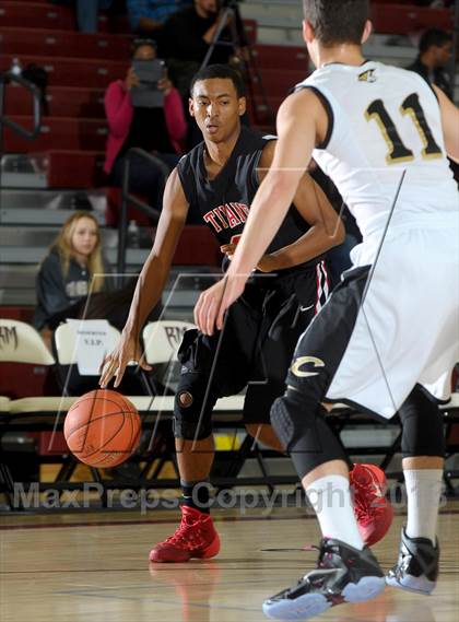Thumbnail 1 in Calabasas vs. Etiwanda (MaxPreps Holiday Classic) photogallery.