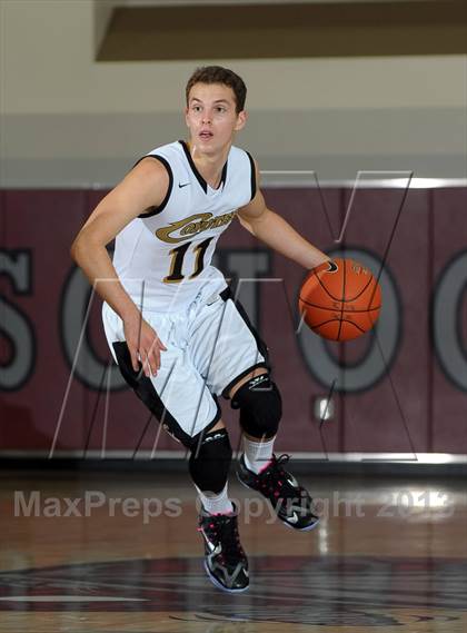 Thumbnail 1 in Calabasas vs. Etiwanda (MaxPreps Holiday Classic) photogallery.