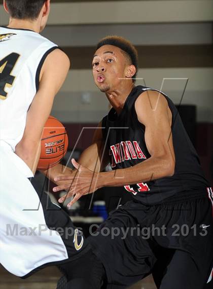 Thumbnail 1 in Calabasas vs. Etiwanda (MaxPreps Holiday Classic) photogallery.