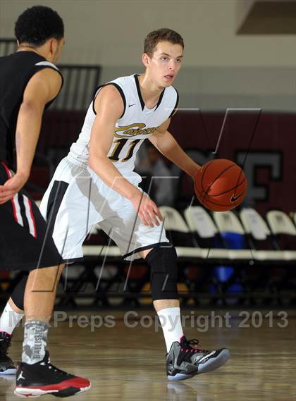 Thumbnail 1 in Calabasas vs. Etiwanda (MaxPreps Holiday Classic) photogallery.