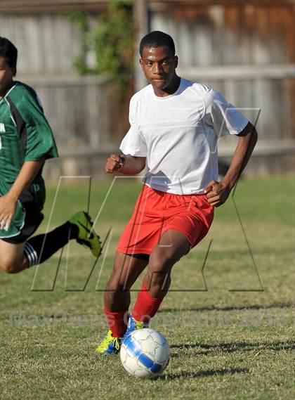Thumbnail 3 in Lutheran @ Sacramento Country Day photogallery.
