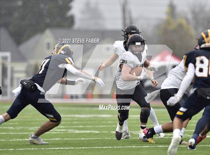 Thumbnail 1 in Bellevue vs. Kennewick (WIAA 3A Final) photogallery.