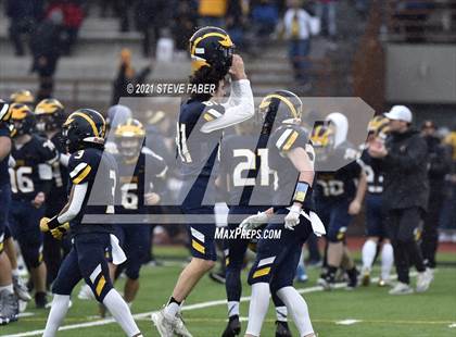 Thumbnail 3 in Bellevue vs. Kennewick (WIAA 3A Final) photogallery.