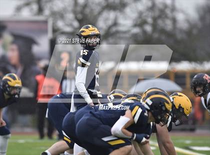 Thumbnail 1 in Bellevue vs. Kennewick (WIAA 3A Final) photogallery.