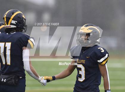 Thumbnail 3 in Bellevue vs. Kennewick (WIAA 3A Final) photogallery.