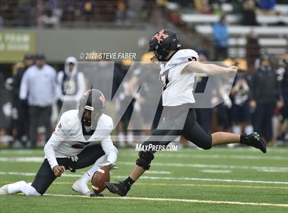 Thumbnail 1 in Bellevue vs. Kennewick (WIAA 3A Final) photogallery.